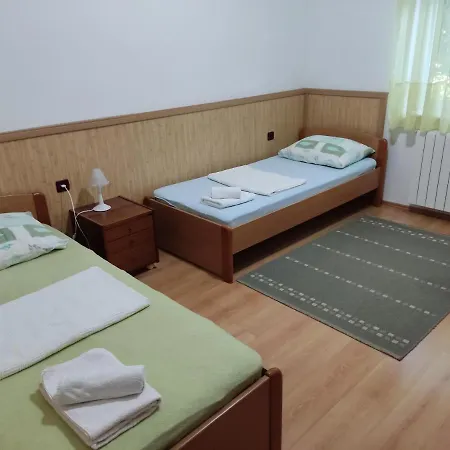 Apartman Ivo דירה