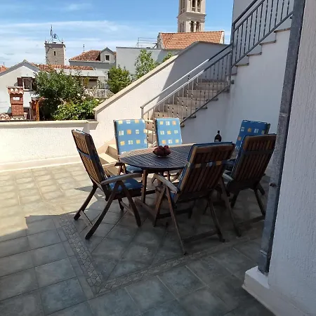 Apartman Ivo דירה